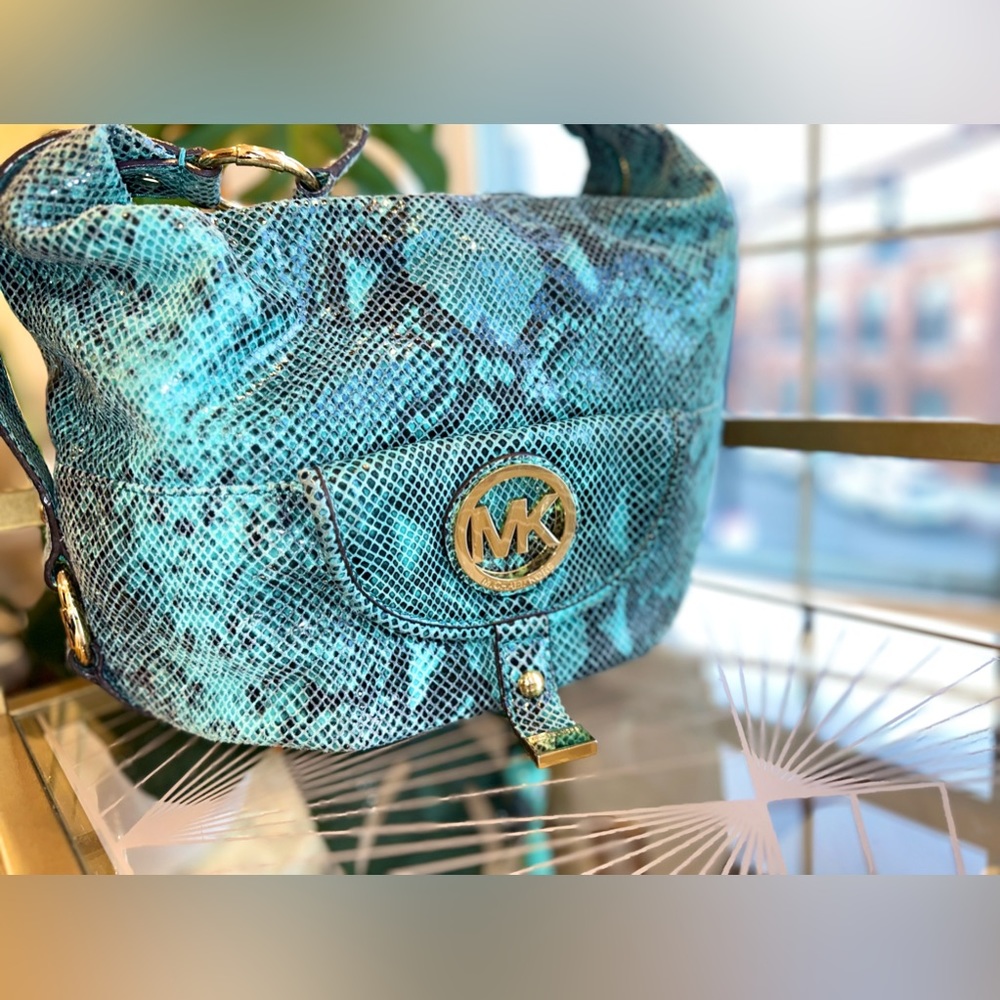 Micheal Kors Turquoise Snake Skin Bag - Picture 9 of 16